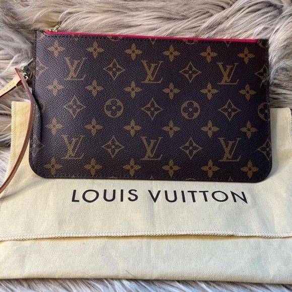💯 Authentic Louis Vuitton Neverfull Pouch - Picture 2 of 8